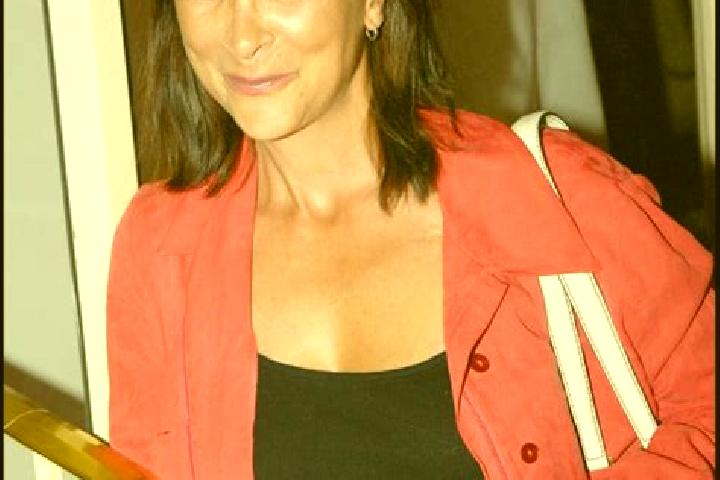 Ellie, 26 — Escort in Lainville-en-Vexin, France