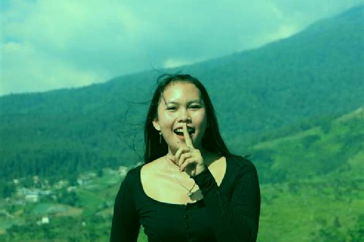 Ellie, 26 — Escort in Mendenrejo, Indonesia