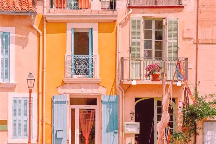 Ellie, 26 — Escort in Mer, France