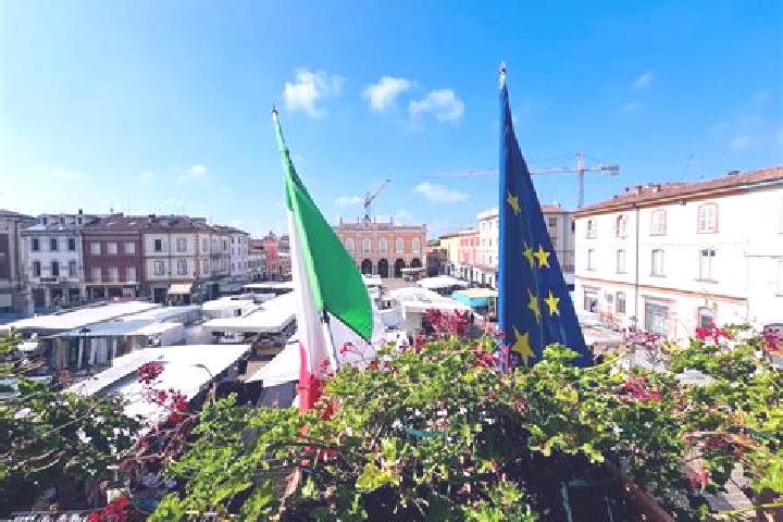 Ellie, 26 — Escort in Ponte San Nicolo, Italy