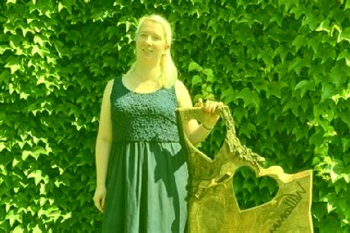 Ellie, 26 — Escort in Roetsweiler-Nockenthal, Germany