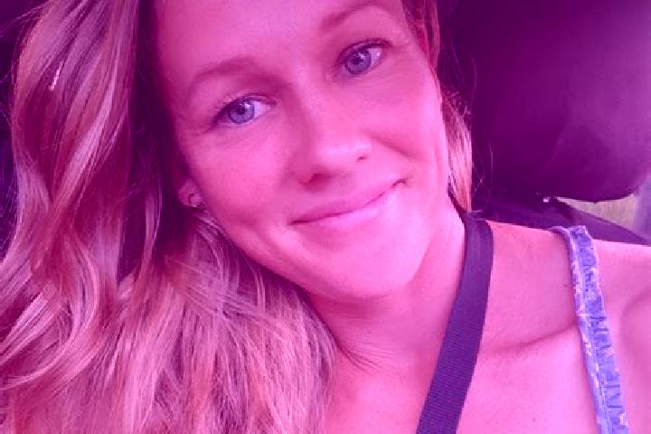 Ellie, 26 — Escort in Tully, United States