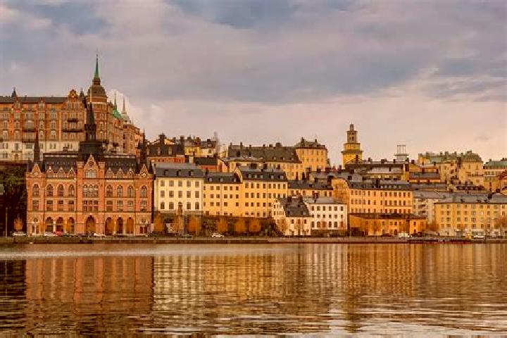 Ellie, 26 — Escort in Vallberga, Sweden