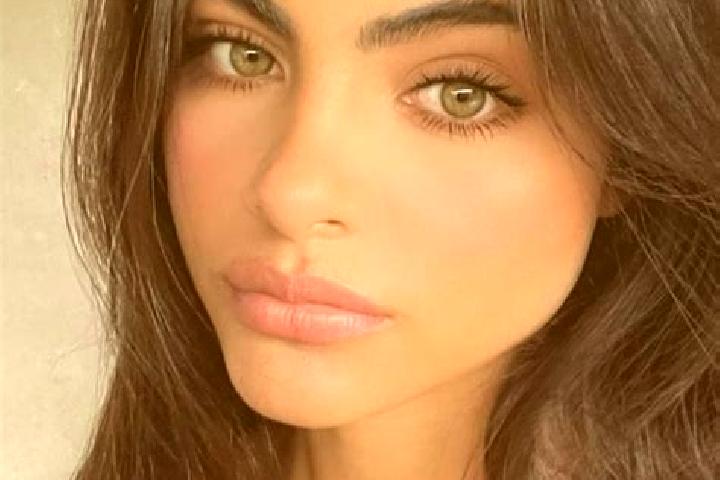 Ellie, 27, a auburn hazel-eyed middle eastern companion based in Loma Linda. Offering Overnight, Party Girl, Girlfriend Experience, Tantra. Available for inc...