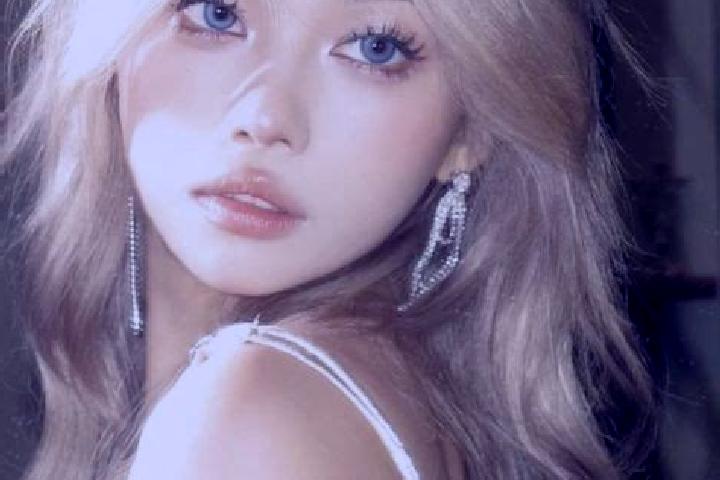 Ellie, 27, a blonde dark-eyed asian companion based in Drijat. Offering Overnight, Roleplay, 69. Available for incall and outcall, day and evening dates.