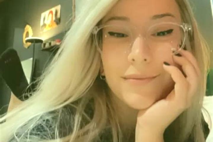 Ellie, 27, a blonde grey-eyed ebony companion based in Korbous. Offering OWO, Deep French Kissing, Tantra. Available for incall and outcall, overnight bookin...
