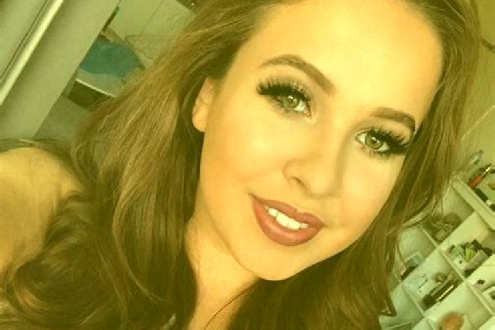 Ellie, 27, a chestnut brown-eyed slavic companion based in Ribeira Brava. Offering Deep French Kissing, Striptease, Overnight, Erotic Massage, CIM. Available...