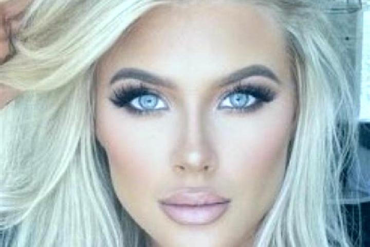 Ellie, 27, a platinum blonde brown-eyed mixed companion based in Cardona. Offering Overnight, Dinner Date, Erotic Massage, Girlfriend Experience. Available f...