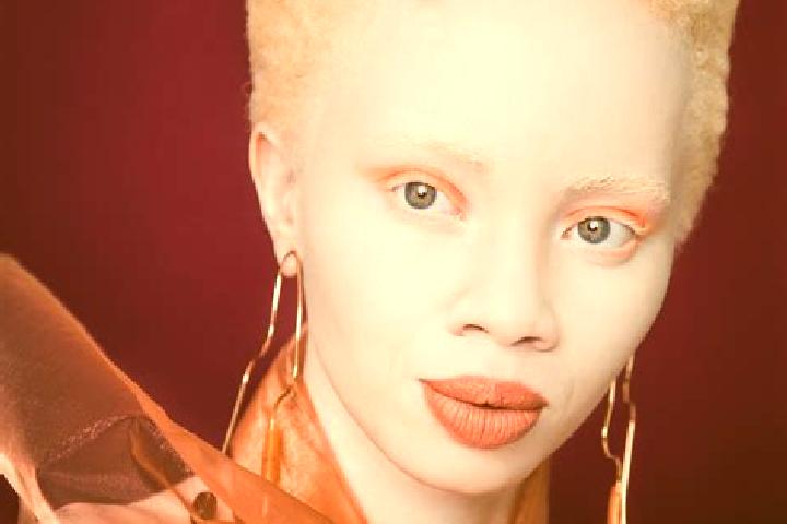 Ellie, 27 — Escort in Albino, Italy