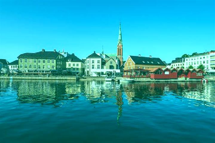 Ellie, 27 — Escort in Arendal, Norway