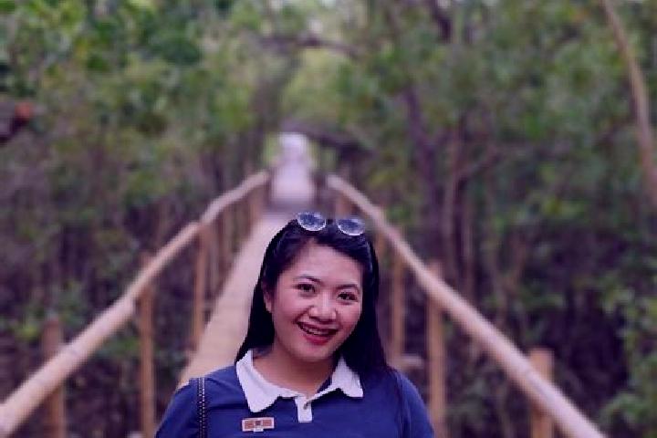 Ellie, 27 — Escort in Genang, Indonesia