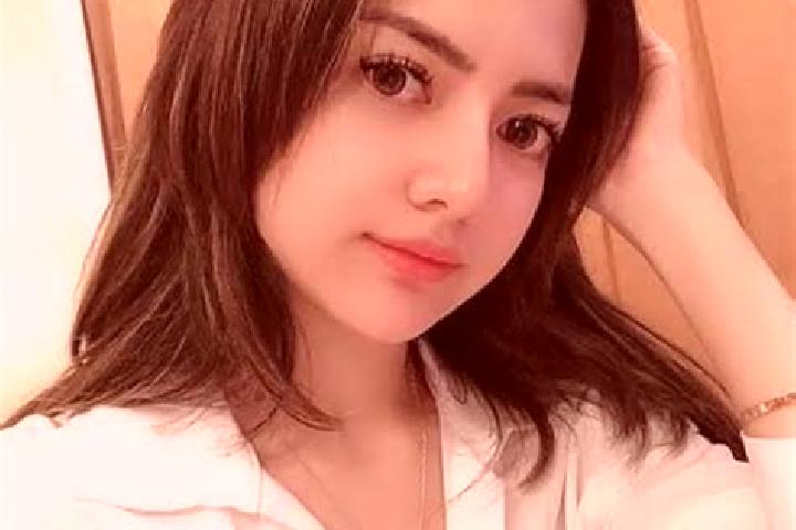 Ellie, 27 — Escort in Jelateng Timur, Indonesia