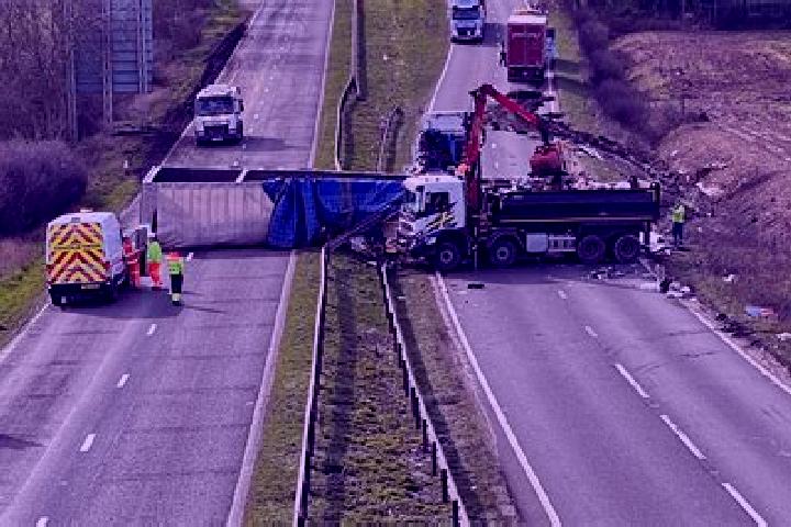 Ellie, 27 — Escort in Lorry, France