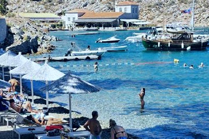 Ellie, 27 — Escort in Mandraki, Greece