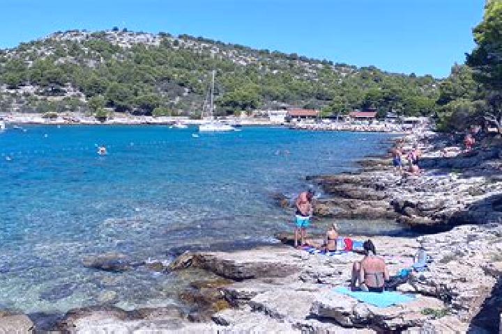 Ellie, 27 — Escort in Murter, Croatia