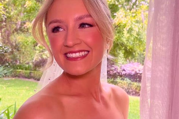 Ellie, 27 — Escort in Newtownforbes, Ireland
