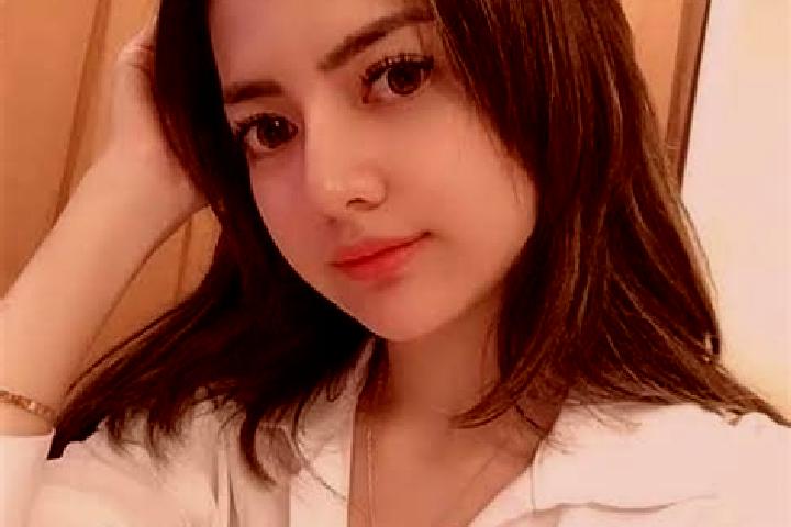 Ellie, 27 — Escort in Nggelok, Indonesia