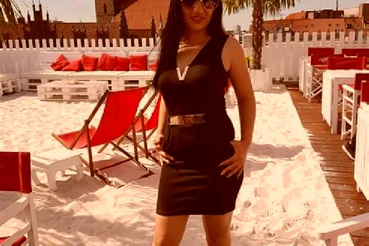Ellie, 27 — Escort in Niederaichbach, Germany