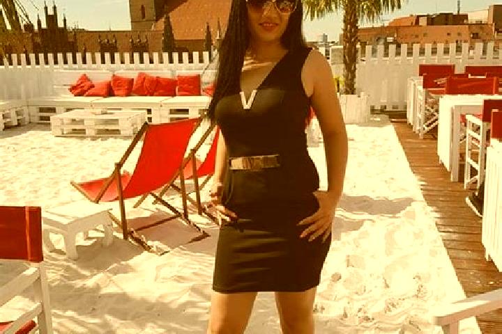 Ellie, 27 — Escort in Ratoaia, Romania