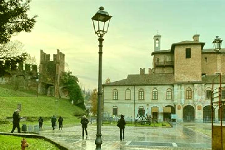 Ellie, 27 — Escort in San Colombano al Lambro, Italy