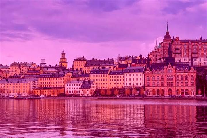 Ellie, 27 — Escort in Vallberga, Sweden