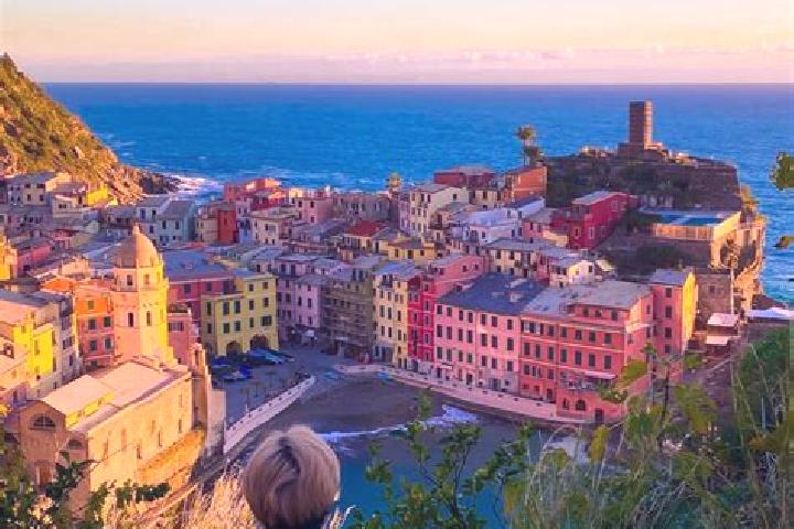 Ellie, 27 — Escort in Villassio, Italy