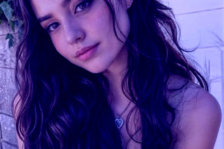 Ellie, 28, a auburn hazel-eyed mediterranean companion based in Kolvereid. Offering OWO, Dinner Date, Couples, Travel Companion. Available for incall and out...