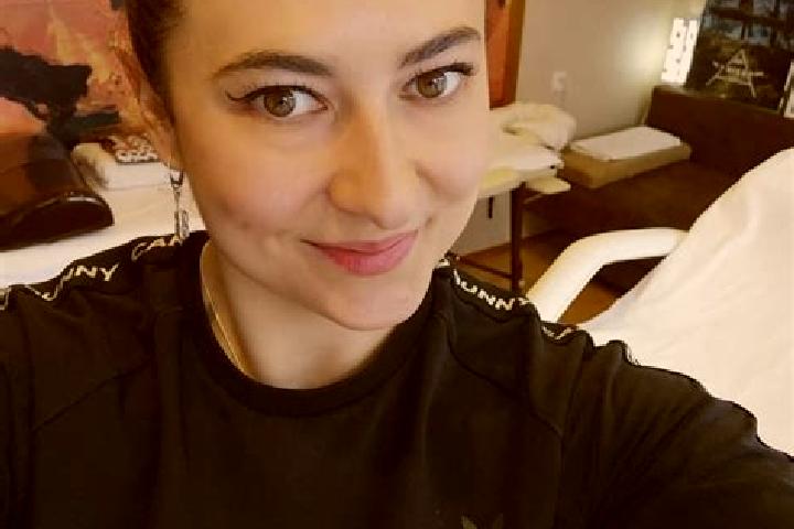 Ellie, 28, a black hazel-eyed slavic companion based in La Villedieu-du-Clain. Offering Roleplay, Massage, Party Girl, Prostate Massage. Available for incall...