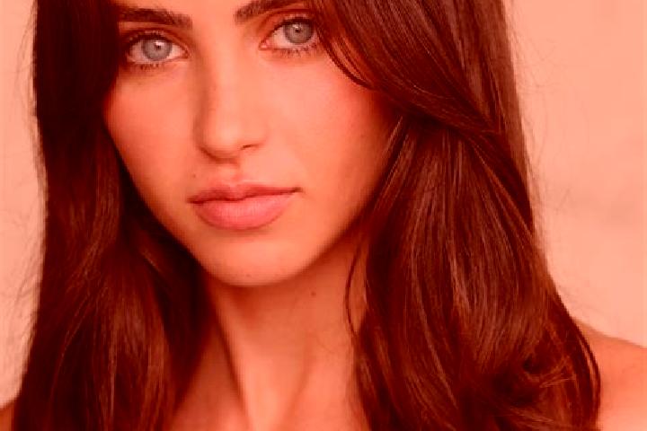 Ellie, 28, a brunette dark-eyed ebony companion based in Saint-Louis du Nord. Offering Party Girl, Couples, Dinner Date, OWO. Available for incall and outcal...