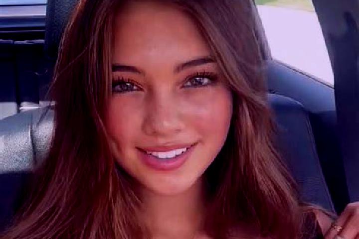 Ellie, 28, a brunette green-eyed mixed companion based in Mincivan. Offering Duos, Dinner Date. Available for incall and outcall, overnight bookings available.