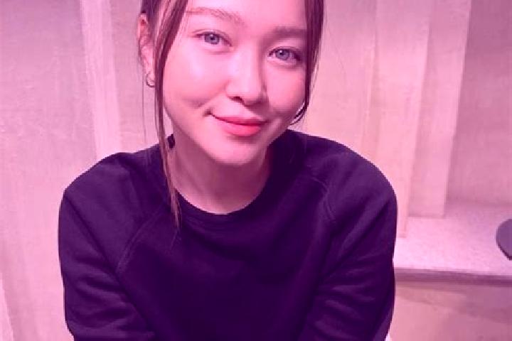 Ellie, 28, a dark blonde blue-eyed asian companion based in Tlacamilco. Offering Girlfriend Experience, Couples, Prostate Massage, Striptease, Tantra. Availa...
