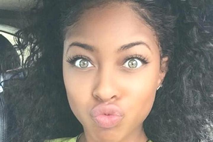 Ellie, 28, a dark blonde green-eyed ebony companion based in Islamnagar. Offering Overnight, Deep French Kissing, A-Level, Couples. Available for incall and ...