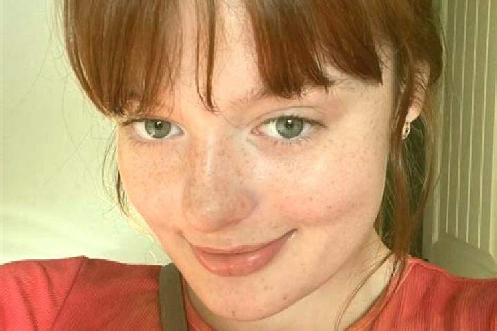 Ellie, 28, a red grey-eyed mixed companion based in Romny. Offering Prostate Massage, BDSM, Roleplay, Massage. Available for incall and outcall, overnight bo...