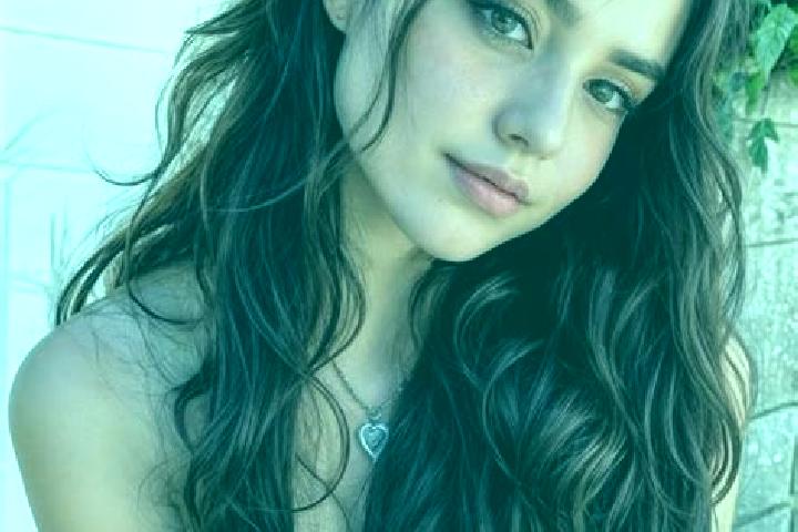 Ellie, 28, a red hazel-eyed mediterranean companion based in Bel-Air. Offering Travel Companion, Fetish, Overnight, Couples. Available for incall and outcall...