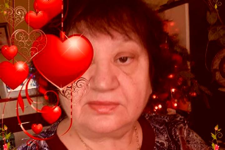 Ellie, 28 — Escort in Blebea, Romania