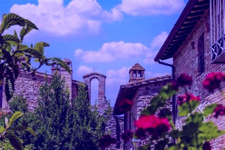 Ellie, 28 — Escort in Castello di Cisterna, Italy