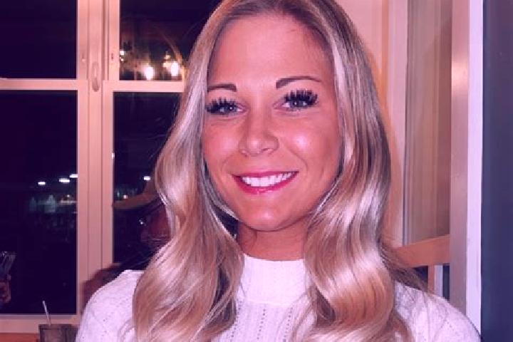 Ellie, 28 — Escort in Greenbush, United States