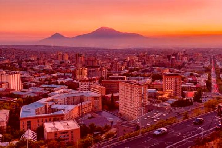 Ellie, 28 — Escort in Khoronk, Armenia
