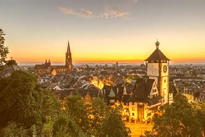 Ellie, 28 — Escort in Opfingen, Germany