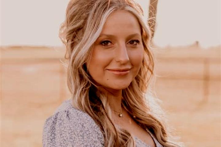 Ellie, 28 — Escort in Stockdale, United States