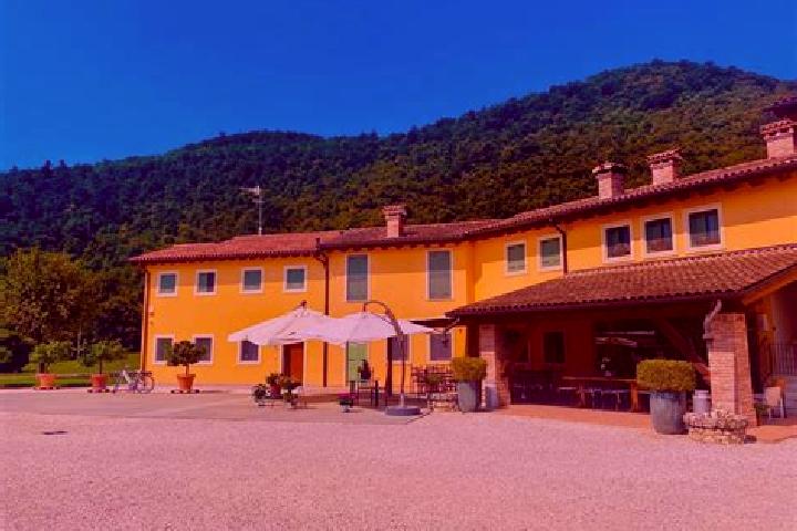 Ellie, 28 — Escort in Villapinta, Italy