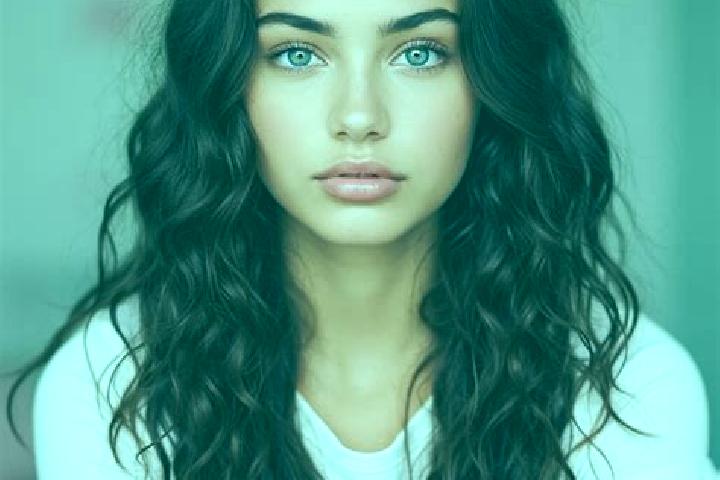 Ellie, 29, a auburn hazel-eyed mediterranean companion based in Rybnik. Offering Dinner Date, CIM, BDSM, Massage. Available for incall and outcall, overnight...