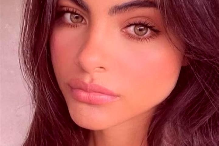 Ellie, 29, a black hazel-eyed european companion based in Regny. Offering Striptease, Travel Companion, Overnight. Available for incall and outcall, overnigh...