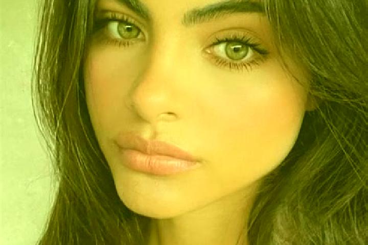 Ellie, 29, a brunette green-eyed indian companion based in Perigneux. Offering OWO, Travel Companion, Erotic Massage, Girlfriend Experience, Roleplay. Availa...
