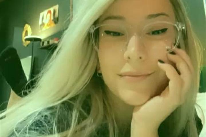 Ellie, 29, a platinum blonde amber-eyed indian companion based in Castions di Strada. Offering Overnight, Domination, Striptease, Massage, GFE. Available for...
