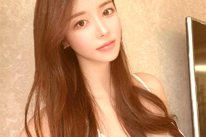 Ellie, 29 — Escort in Baimaoping, China