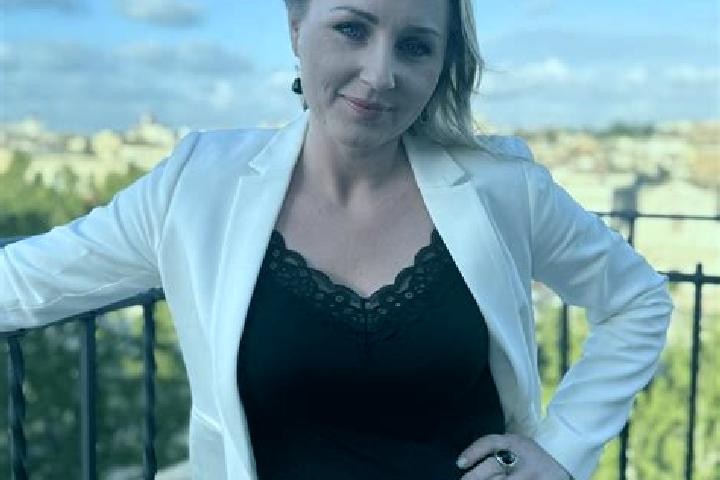 Ellie, 29 — Escort in Krzywcza, Poland
