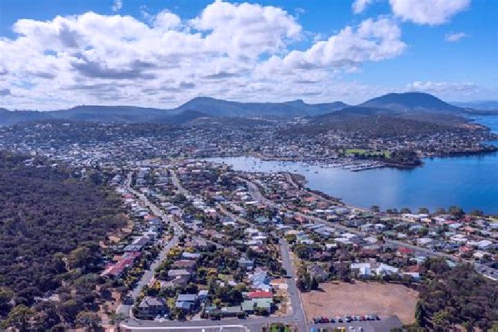 Ellie, 29 — Escort in Mount Clarence, Australia