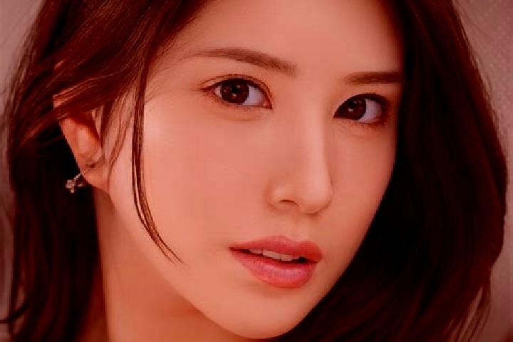 Ellie, 29 — Escort in Naji, China