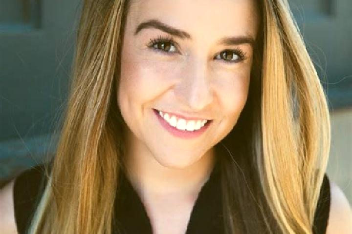 Ellie, 29 — Escort in Pianbai, China